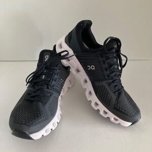 On Cloud Women's Cloudswift Road Running Athletic Shoes Size 9 Worn Once EUC